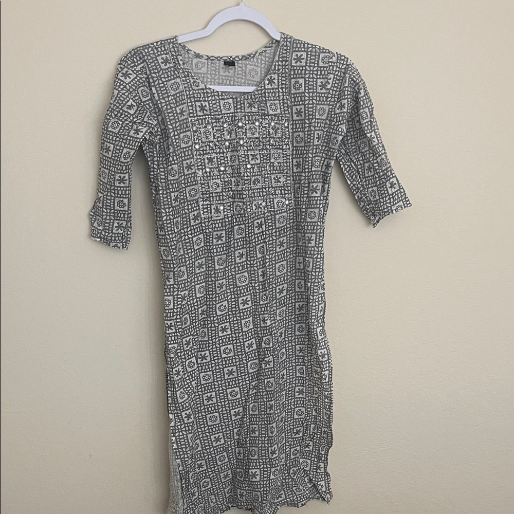 Grey simple kurtha set w/ duppatta